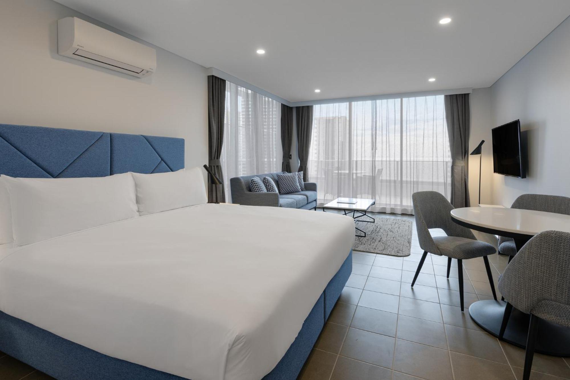 Meriton Suites Broadbeach Gold Coast Bagian luar foto